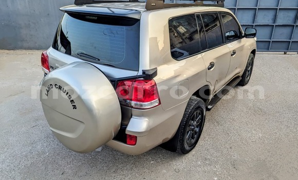 Buy Used Toyota Land Cruiser Beige Car in Maputo in Maputo Buy Used Toyota Land Cruiser Beige Car in Maputo in Maputo