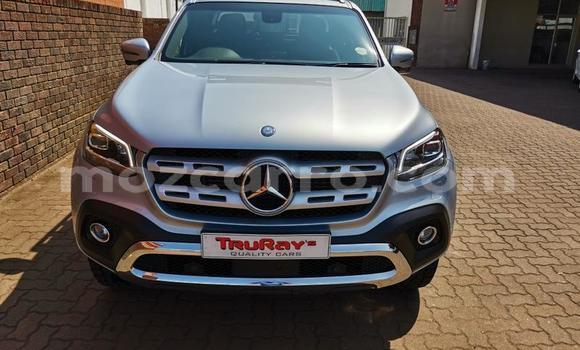 Buy Used Mercedes‒Benz W29 Silver Car in Maputo in Maputo Buy Used Mercedes‒Benz W29 Silver Car in Maputo in Maputo