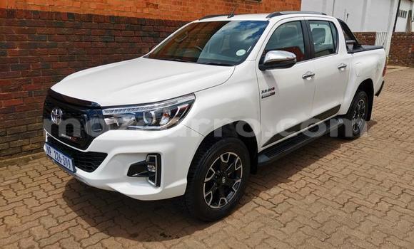 Buy Used Toyota Hilux White Car in Maputo in Maputo Buy Used Toyota Hilux White Car in Maputo in Maputo