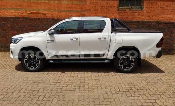 Buy Used Toyota Hilux White Car in Maputo in Maputo Buy Used Toyota Hilux White Car in Maputo in Maputo