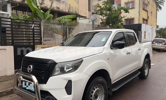 Nunua Ilio tumika Nissan Navara Nyeupe Gari ndani ya Maputo nchini Maputo