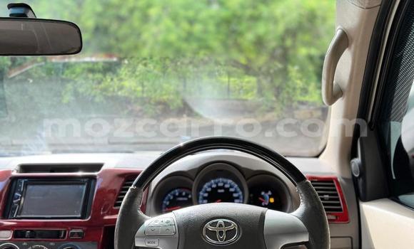 Comprar Usado Toyota Hilux Prata Carro em Maputo em Maputo Comprar Usado Toyota Hilux Prata Carro em Maputo em Maputo