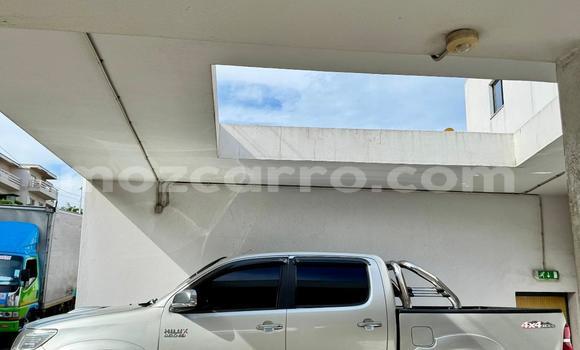 Comprar Usado Toyota Hilux Prata Carro em Maputo em Maputo Comprar Usado Toyota Hilux Prata Carro em Maputo em Maputo