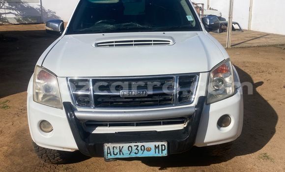 Tenga Tsaru Isuzu KB Chena Mota in Maputo in Maputo Tenga Tsaru Isuzu KB Chena Mota in Maputo in Maputo