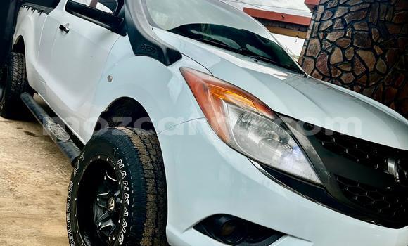 Comprar Usado Mazda BT-50 Branco Carro em Maputo em Maputo Comprar Usado Mazda BT-50 Branco Carro em Maputo em Maputo