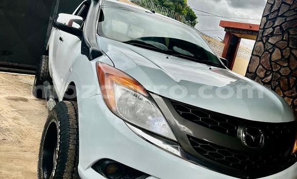 Comprar Usado Mazda BT-50 Branco Carro em Maputo em Maputo Comprar Usado Mazda BT-50 Branco Carro em Maputo em Maputo