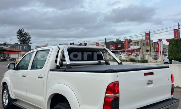 Comprar Usado Toyota Hilux Branco Carro em Maputo em Maputo Comprar Usado Toyota Hilux Branco Carro em Maputo em Maputo