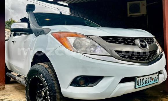 Comprar Usado Mazda BT-50 Branco Carro em Maputo em Maputo Comprar Usado Mazda BT-50 Branco Carro em Maputo em Maputo