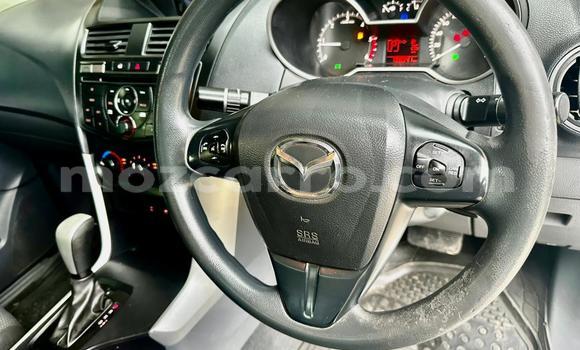 Comprar Usado Mazda BT-50 Branco Carro em Maputo em Maputo Comprar Usado Mazda BT-50 Branco Carro em Maputo em Maputo