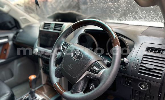 Buy Used Toyota Land Cruiser Prado White Car in Maputo in Maputo Buy Used Toyota Land Cruiser Prado White Car in Maputo in Maputo