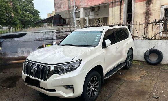 Buy Used Toyota Land Cruiser Prado White Car in Maputo in Maputo Buy Used Toyota Land Cruiser Prado White Car in Maputo in Maputo