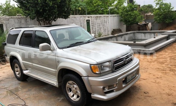 Nunua Ilio tumika Toyota Hilux Surf Other Gari ndani ya Maputo nchini Maputo Nunua Ilio tumika Toyota Hilux Surf Other Gari ndani ya Maputo nchini Maputo