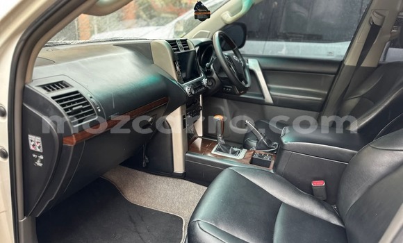 Buy Used Toyota Land Cruiser Prado White Car in Maputo in Maputo Buy Used Toyota Land Cruiser Prado White Car in Maputo in Maputo