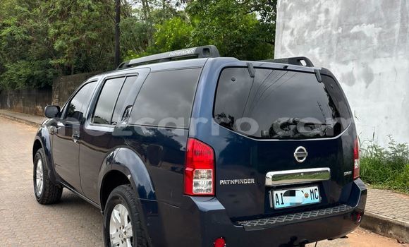 Buy Used Nissan Pathfinder Blue Car in Maputo in Maputo Buy Used Nissan Pathfinder Blue Car in Maputo in Maputo