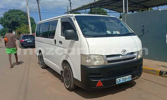 Nunua Ilio tumika Toyota Hiace Nyeupe Gari ndani ya Maputo nchini Maputo