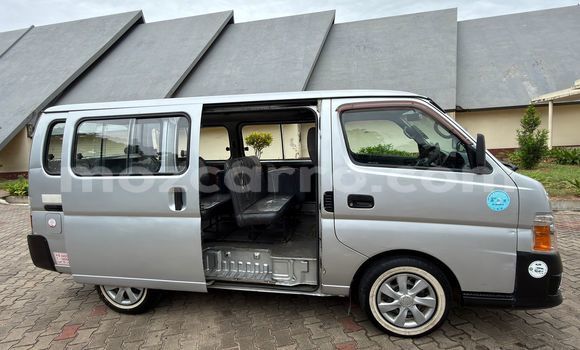 Tenga Tsaru Nissan Caravan Zvimwe Mota in Maputo in Maputo Tenga Tsaru Nissan Caravan Zvimwe Mota in Maputo in Maputo