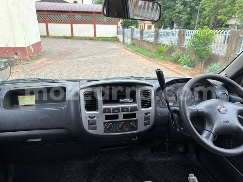 Big with watermark nissan caravan maputo maputo 42001