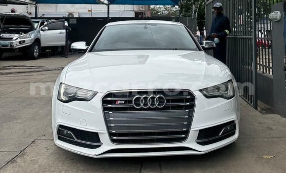 Buy Used Audi S5 White Car in Maputo in Maputo