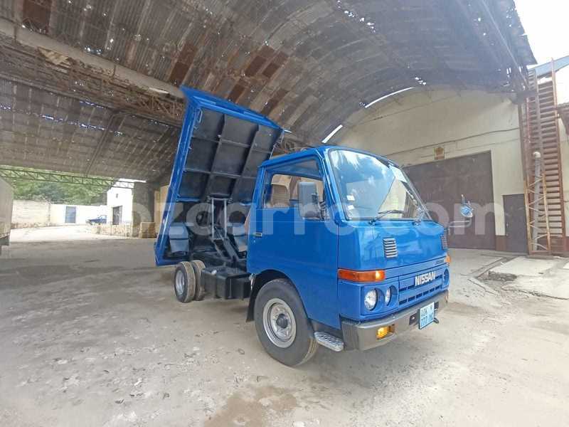 Big with watermark nissan ad maputo maputo 42038