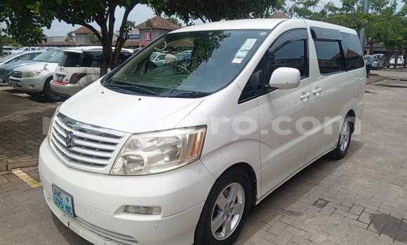 Nunua Ilio tumika Toyota Alphard Nyeupe Gari ndani ya Maputo nchini Maputo