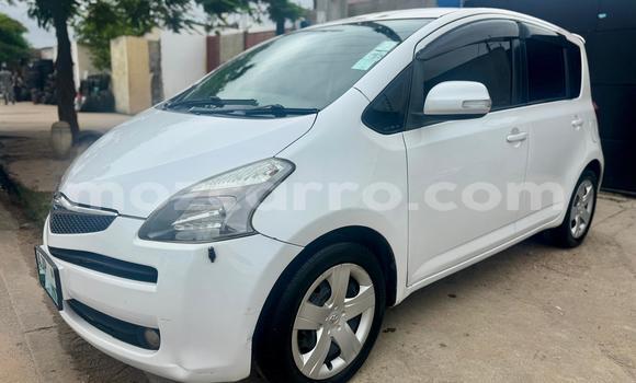 Comprar Usado Toyota Ractis Branco Carro em Maputo em Maputo