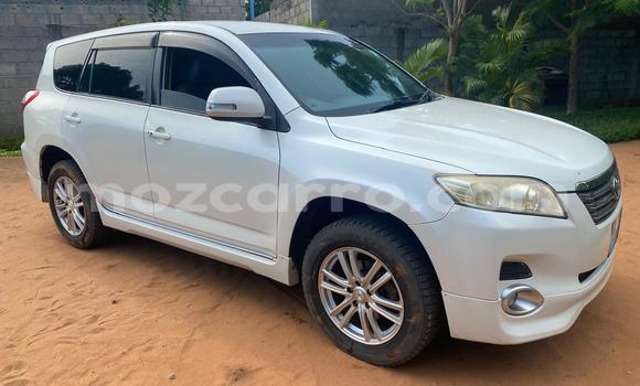 Tenga Tsaru Toyota Vanguard Chena Mota in Maputo in Maputo