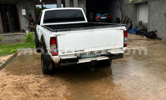 Comprar Usado Nissan Hardbody Branco Carro em Maputo em Maputo Comprar Usado Nissan Hardbody Branco Carro em Maputo em Maputo