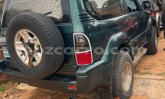 Nunua Ilio tumika Toyota Land Cruiser Prado Kijani Gari ndani ya Maputo nchini Maputo