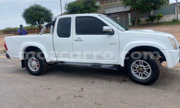 Comprar Usado Isuzu KB Branco Carro em Maputo em Maputo