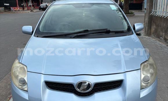 Comprar Usado Toyota Auris Azul Carro em Maputo em Maputo