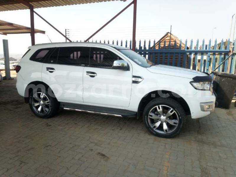 Big with watermark ford everest sofala beira 42097