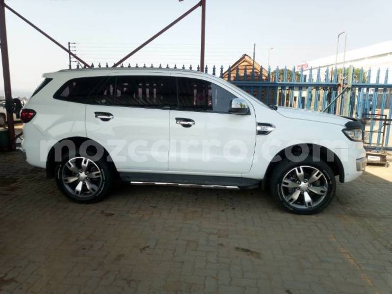 Big with watermark ford everest sofala beira 42097