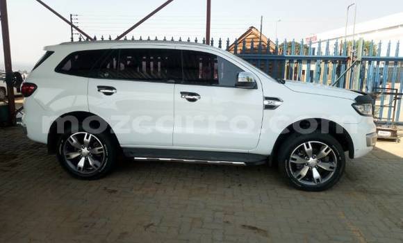 Buy Used Ford Everest White Car in Beira in Sofala Buy Used Ford Everest White Car in Beira in Sofala