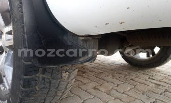 Buy Used Ford Everest White Car in Beira in Sofala Buy Used Ford Everest White Car in Beira in Sofala