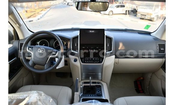 Buy Import Toyota Land Cruiser White Car in Import - Dubai in Cabo Delgado Buy Import Toyota Land Cruiser White Car in Import - Dubai in Cabo Delgado