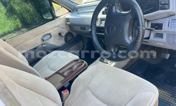 Comprar Usado Isuzu KB Branco Carro em Maputo em Maputo Comprar Usado Isuzu KB Branco Carro em Maputo em Maputo
