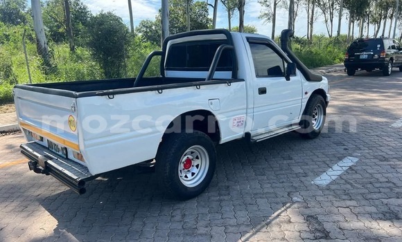 Comprar Usado Isuzu KB Branco Carro em Maputo em Maputo Comprar Usado Isuzu KB Branco Carro em Maputo em Maputo