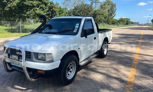 Comprar Usado Isuzu KB Branco Carro em Maputo em Maputo Comprar Usado Isuzu KB Branco Carro em Maputo em Maputo