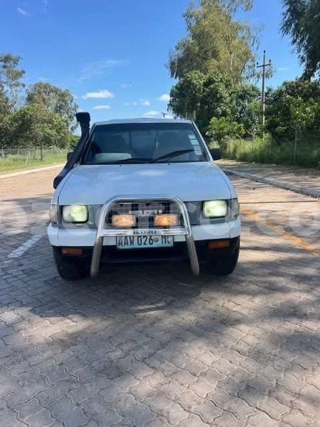 Big with watermark isuzu kb maputo maputo 42110