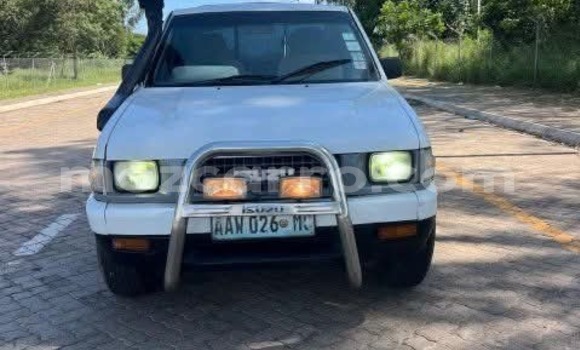 Comprar Usado Isuzu KB Branco Carro em Maputo em Maputo Comprar Usado Isuzu KB Branco Carro em Maputo em Maputo