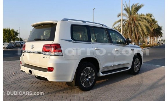 Buy Import Toyota Land Cruiser White Car in Import - Dubai in Cabo Delgado Buy Import Toyota Land Cruiser White Car in Import - Dubai in Cabo Delgado
