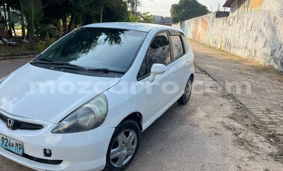 Buy Used Honda Fit White Car in Maputo in Maputo Buy Used Honda Fit White Car in Maputo in Maputo