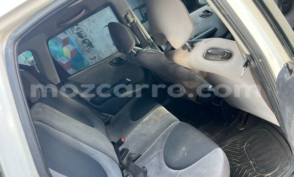 Buy Used Honda Fit White Car in Maputo in Maputo Buy Used Honda Fit White Car in Maputo in Maputo