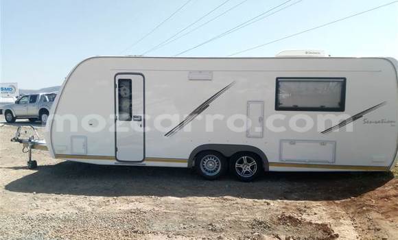 Nunua Imported Abarth 124 Spider Nyeupe Gari ndani ya Nampula nchini Nampula