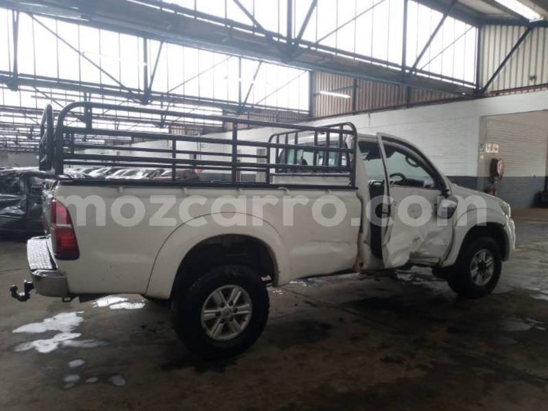 Big with watermark toyota hilux sofala chemba 42128