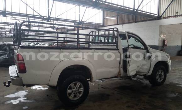 Buy Used Toyota Hilux White Car in Chemba in Sofala Buy Used Toyota Hilux White Car in Chemba in Sofala