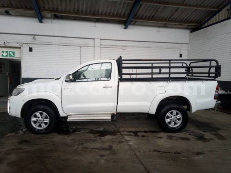 Big with watermark toyota hilux sofala chemba 42128