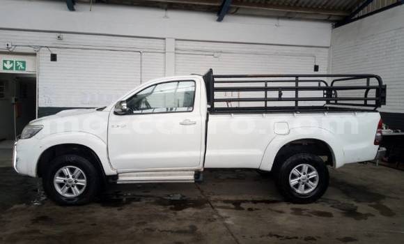 Buy Used Toyota Hilux White Car in Chemba in Sofala Buy Used Toyota Hilux White Car in Chemba in Sofala