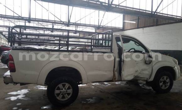 Buy Used Toyota Hilux White Car in Chemba in Sofala Buy Used Toyota Hilux White Car in Chemba in Sofala