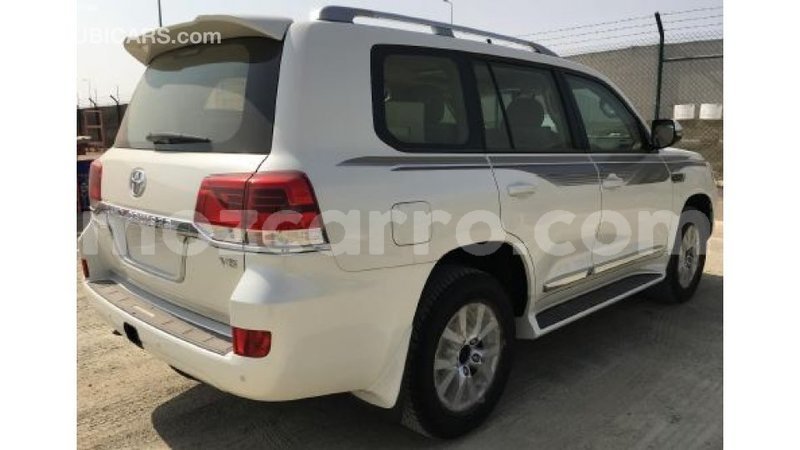 Big with watermark toyota land cruiser cabo delgado import dubai 6371